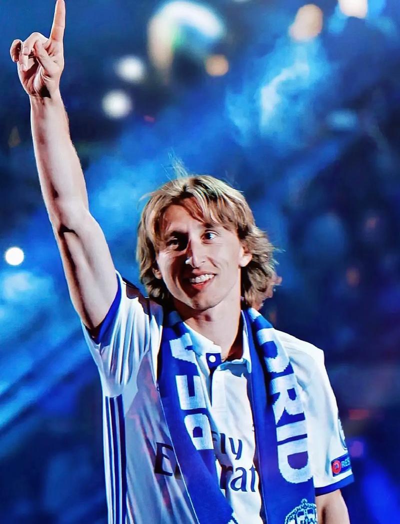 中国男足抵达沙特备战世预赛18强赛