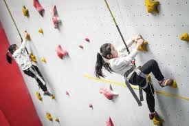 第三：申花确实有实力也有资历进入亚冠赛场，综合考虑下申花成了幸运儿！